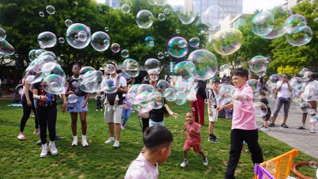 NEXT LEVEL BUBBLES OUTDOOR SHOW KLYDE WARREN PARK DALLAS, TX NEXT LEVEL BUBBLES OUTDOOR SHOW KLYDE WARREN PARK DALLAS, TX